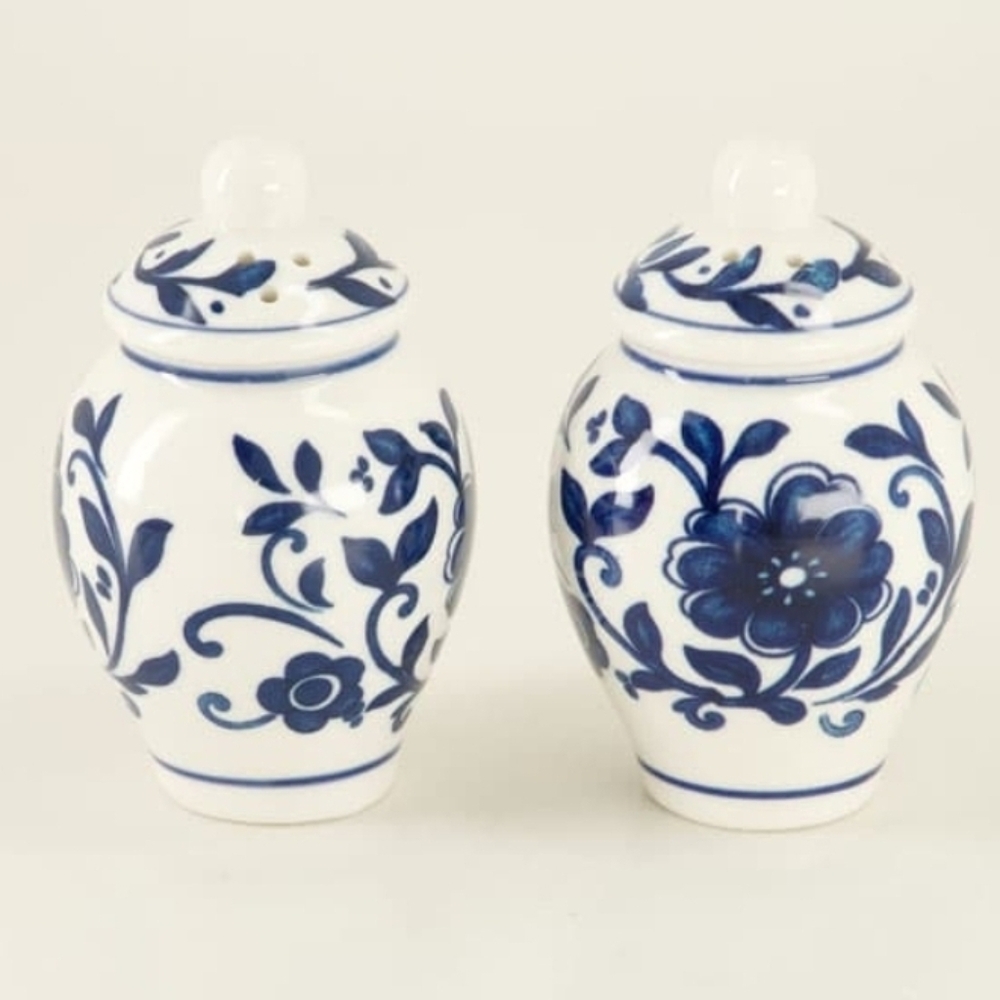 Blue and White Floral Salt and Pepper Set New - Picture 4 of 10